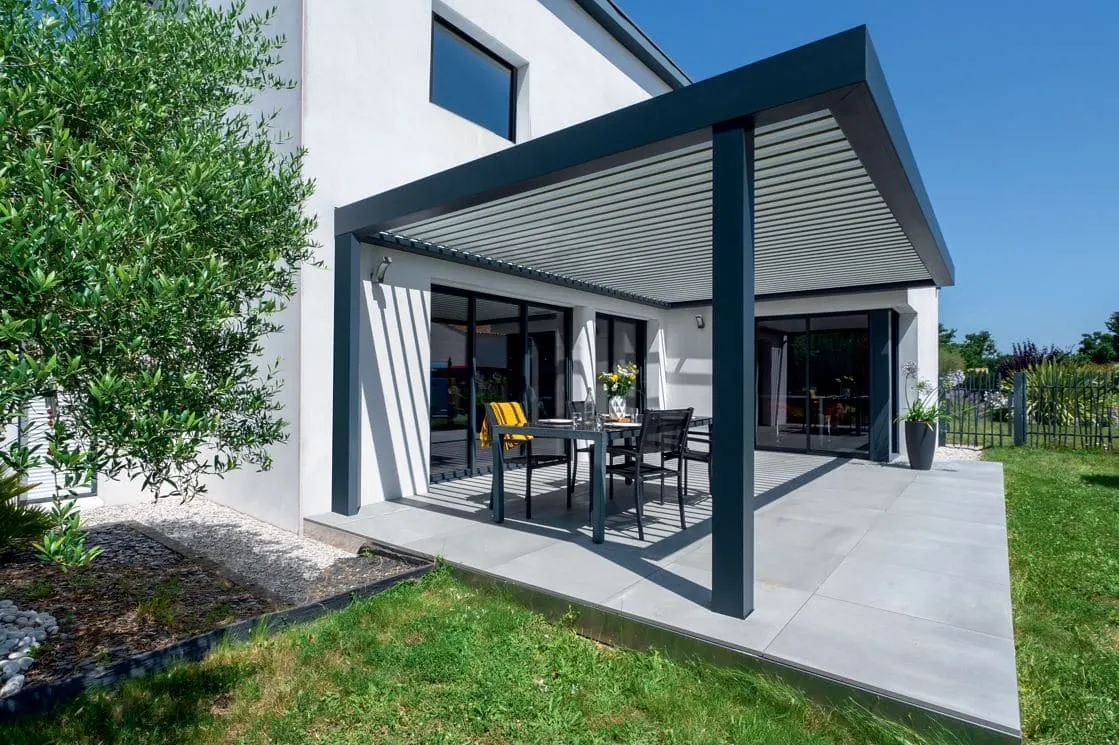 Pergola bioclimatique sur mesure en province de Luxembourg, Belgique - photo 2