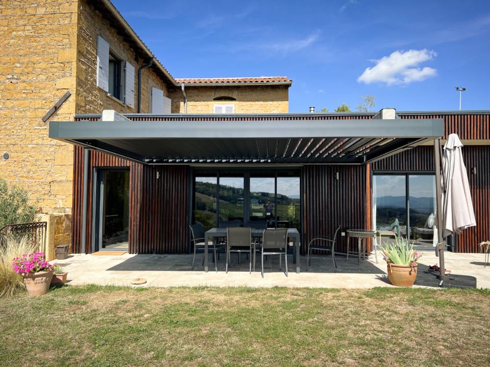 Pergola bioclimatique sur mesure en province de Luxembourg, Belgique - photo 5